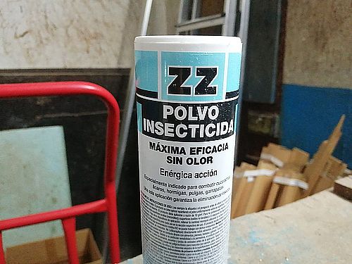 Drei weitere Insektizide gegen die Bichos negros: ZZ-Insectizida, KH7 Desic, Ebogon Liquido